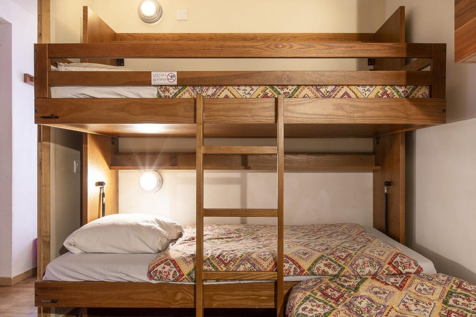 Bed, Photo of the whole room, Bedroom, bunk bed