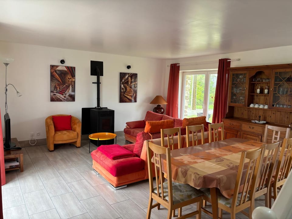 Living room, Dining area