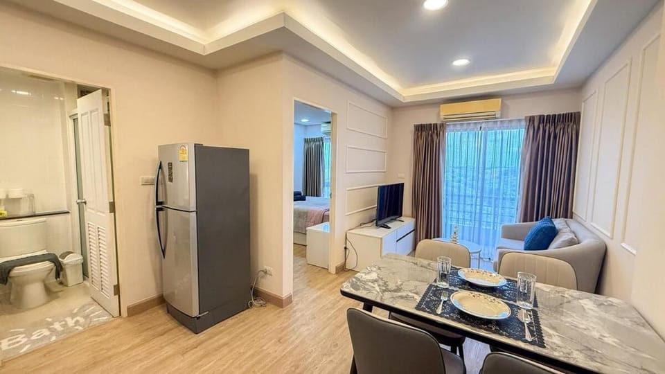 City Condo close to shopping malls Apartment in Chiang Mai
