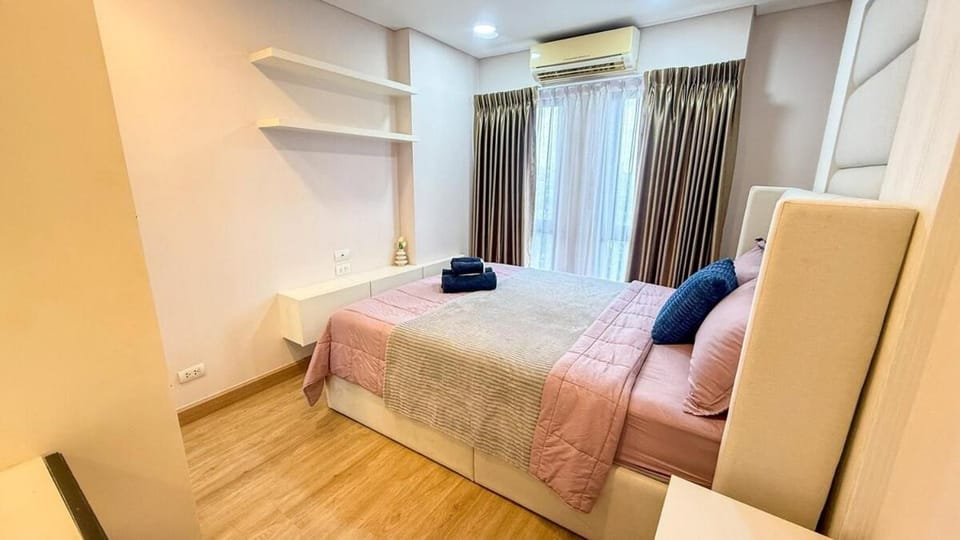 City Condo close to shopping malls Apartment in Chiang Mai