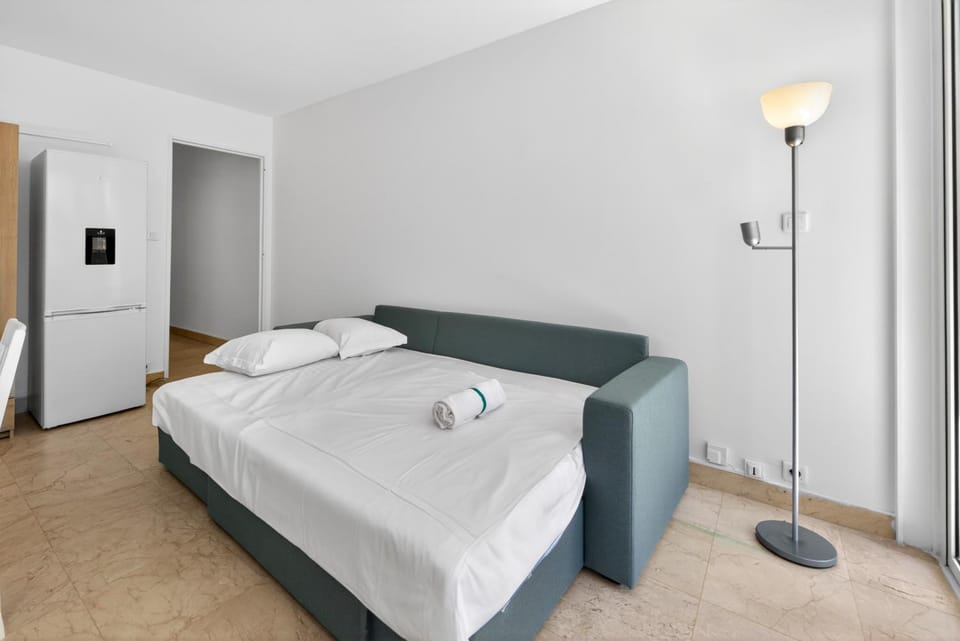Studio à 50m plage, balcon à Carnolès Apartment in Roquebrune-Cap-Martin