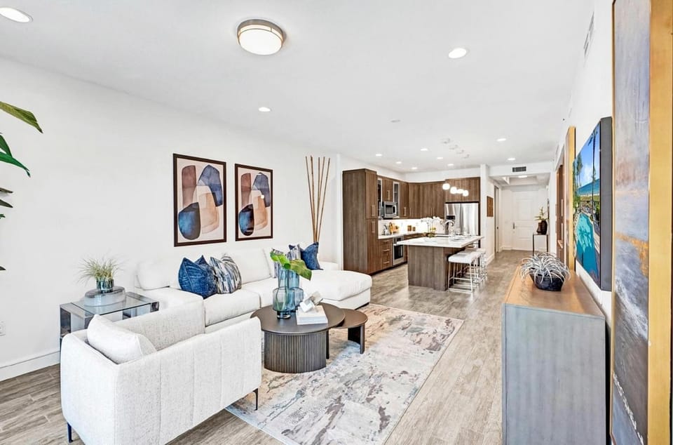 Luxury 2 Bedroom Villa Near Beach and Ocean Views Apartment in Lauderdale-by-the-Sea