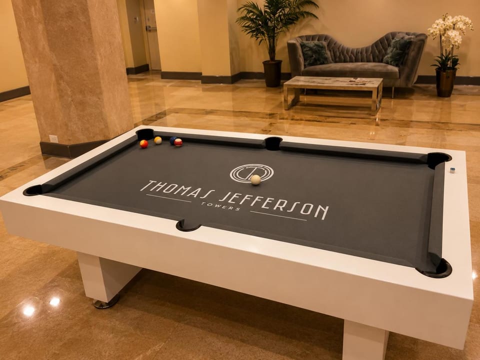 Billiard, Game Room
