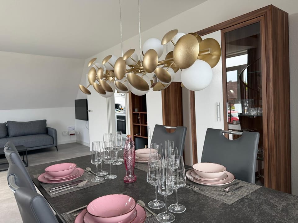 Dining area, Food