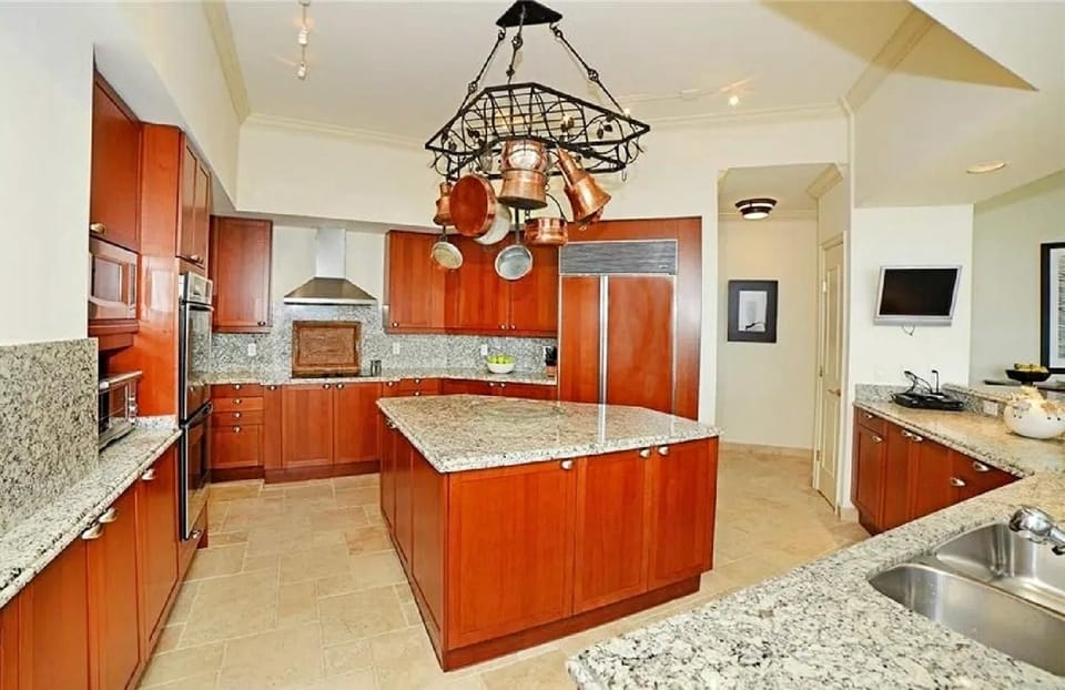 Oceanfront 3 Bedroom Luxury Escape with Water View Apartment in Hillsboro Beach