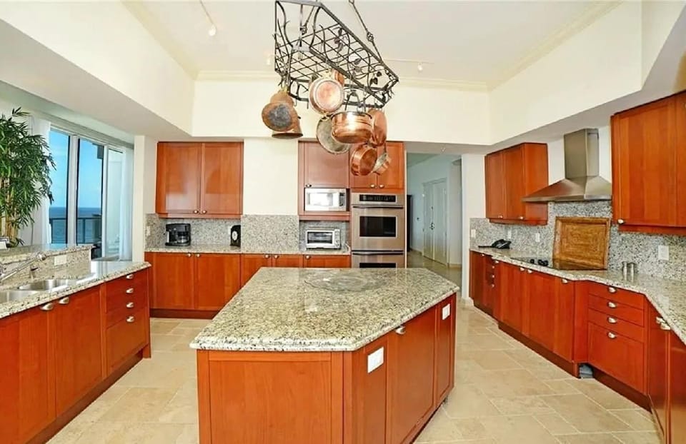 Oceanfront 3 Bedroom Luxury Escape with Water View Apartment in Hillsboro Beach
