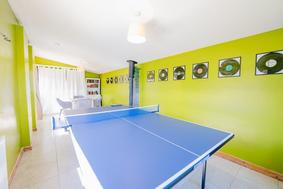 Game Room, Table tennis