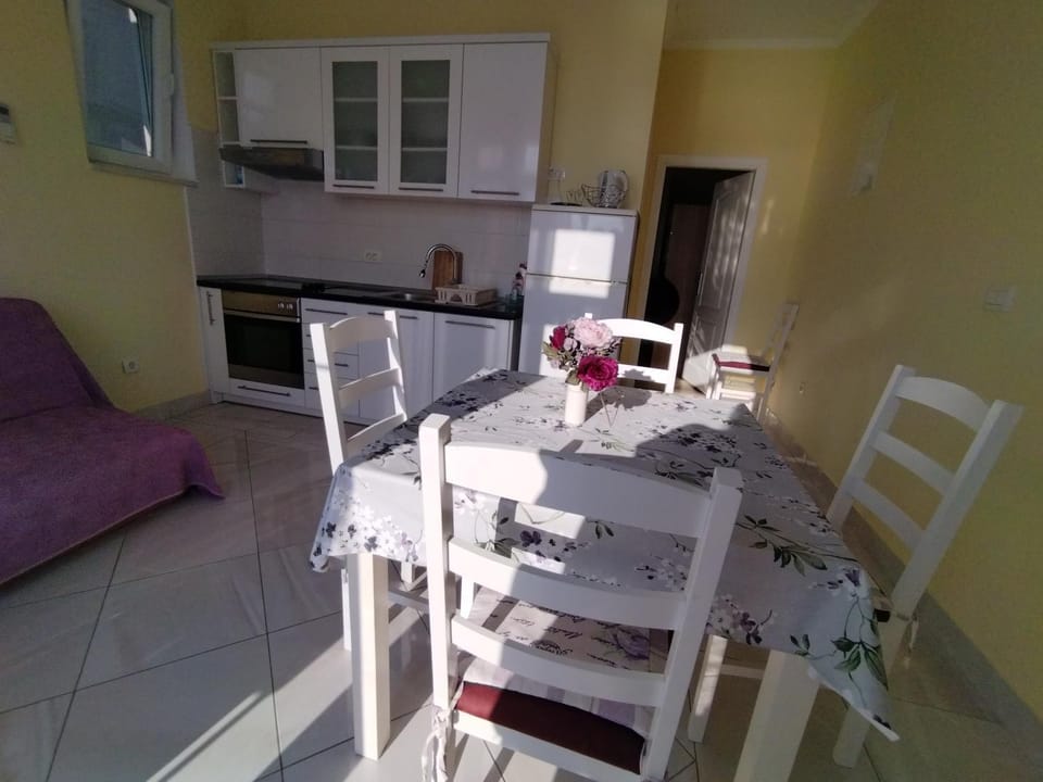 Apartments Lalić - A Beautiful One Bedroom Apartment Apartment in Tučepi