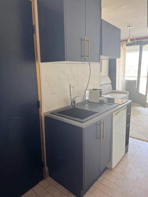692 Studio 2 pers Port Soleil CAP d'AGDE piscine Apartment in Agde