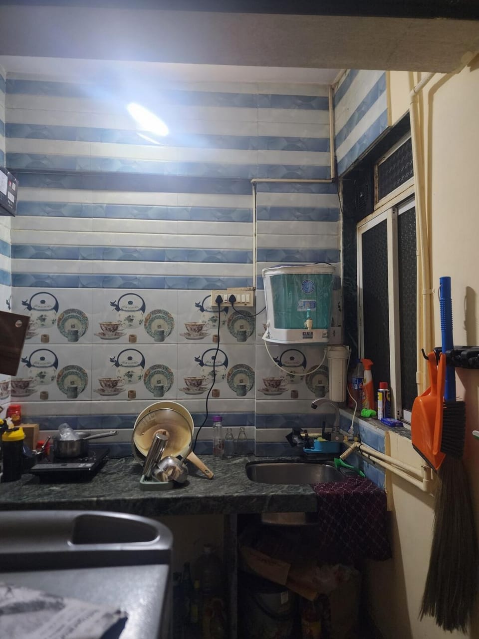 Cozy 1BHK Near Airoli & Rabale 50In Smart TV AC Apartment in Thane