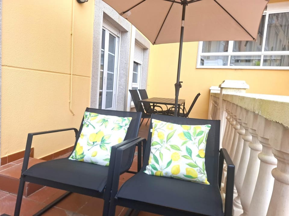 Apartamento con terraza y piscina Playa Rapadoira Apartment in Foz
