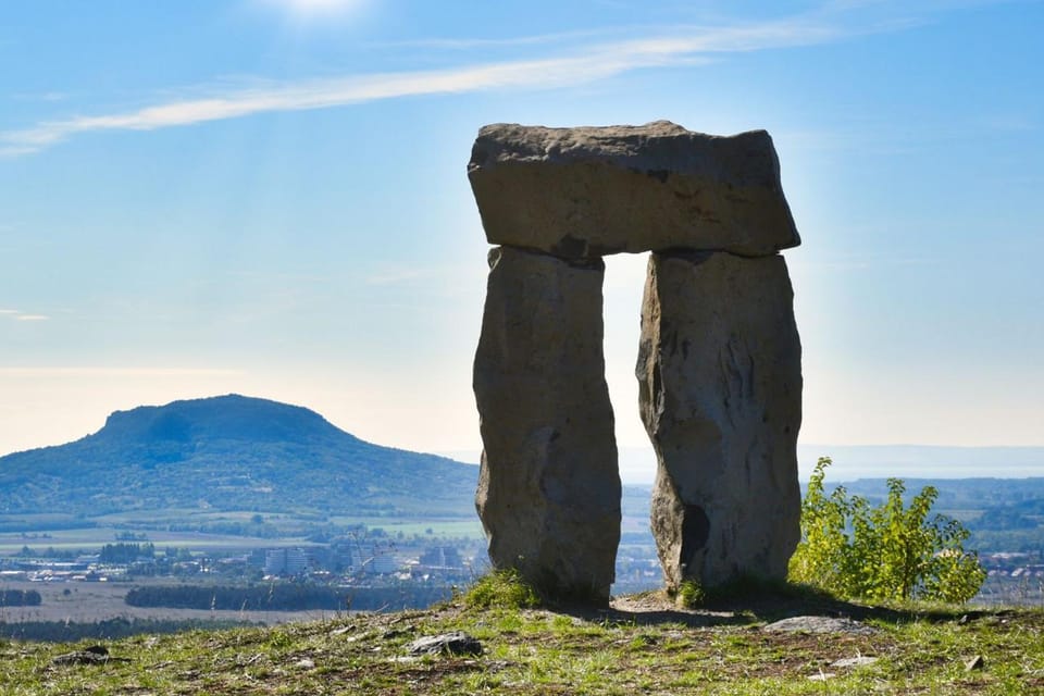 Nearby landmark, Mountain view