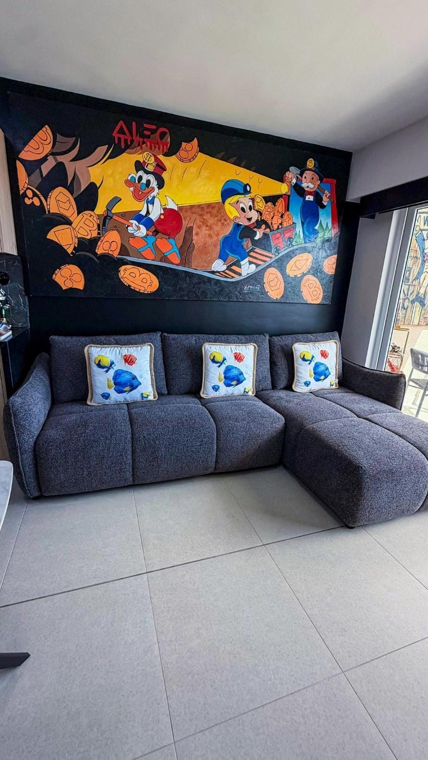 Bed, Living room