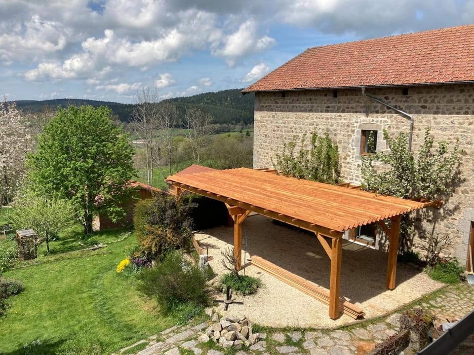 Property building, Patio, Patio, Balcony/Terrace, Balcony/Terrace