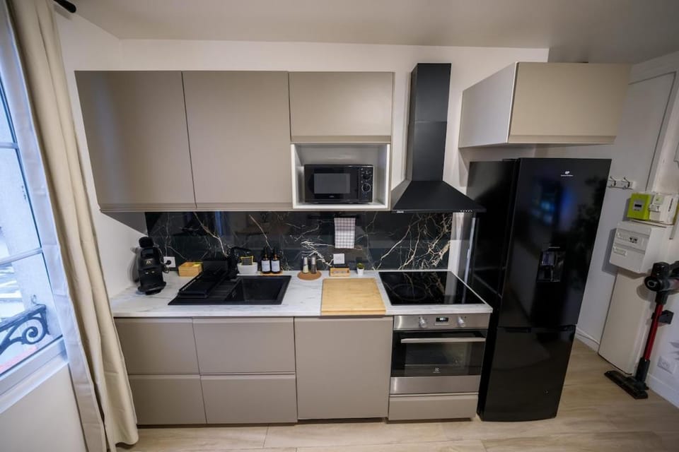 Kitchen or kitchenette, dishwasher