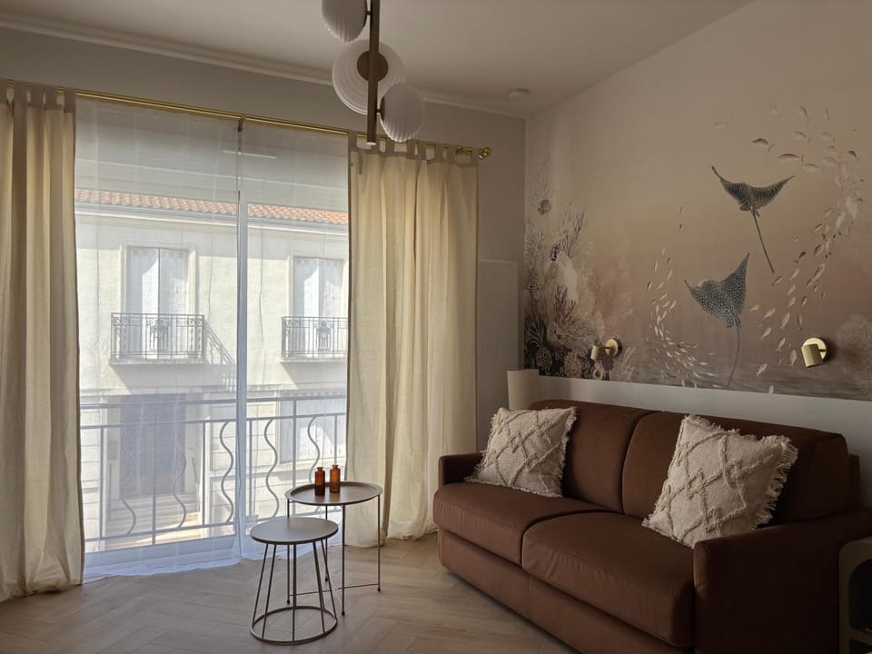 Studio entièrement rénové - Hyper centre - Plage à 3 mn à pieds Apartment in Royan