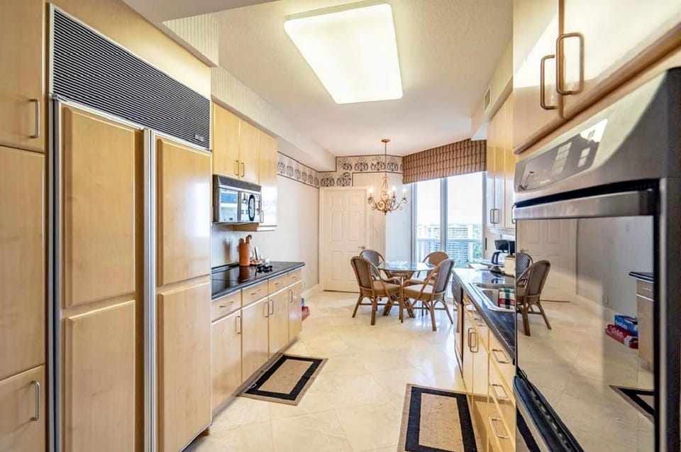 Luxury 3 Bedroom Condo with Ocean and City Views Apartment in Fort Lauderdale