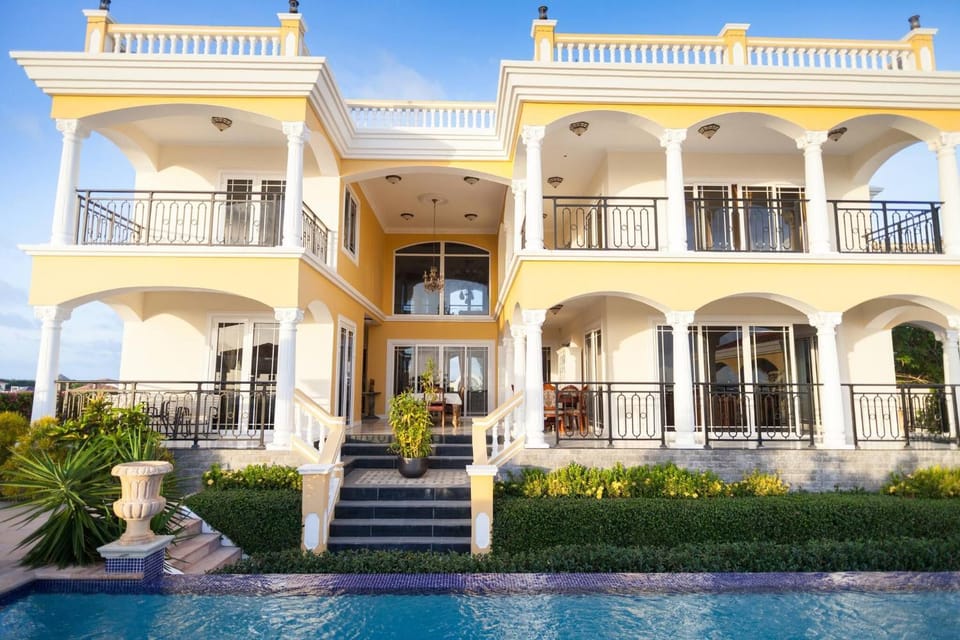 Villa Indijo - Luxury Sea-View Villa House in Jan Thiel