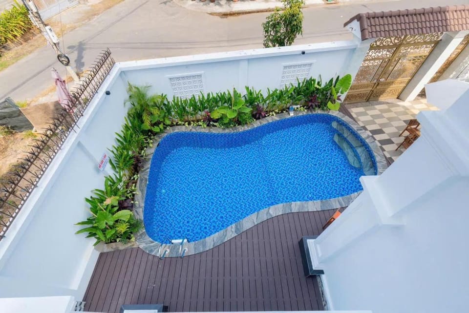 Day, Pool view, Swimming pool, sunbed