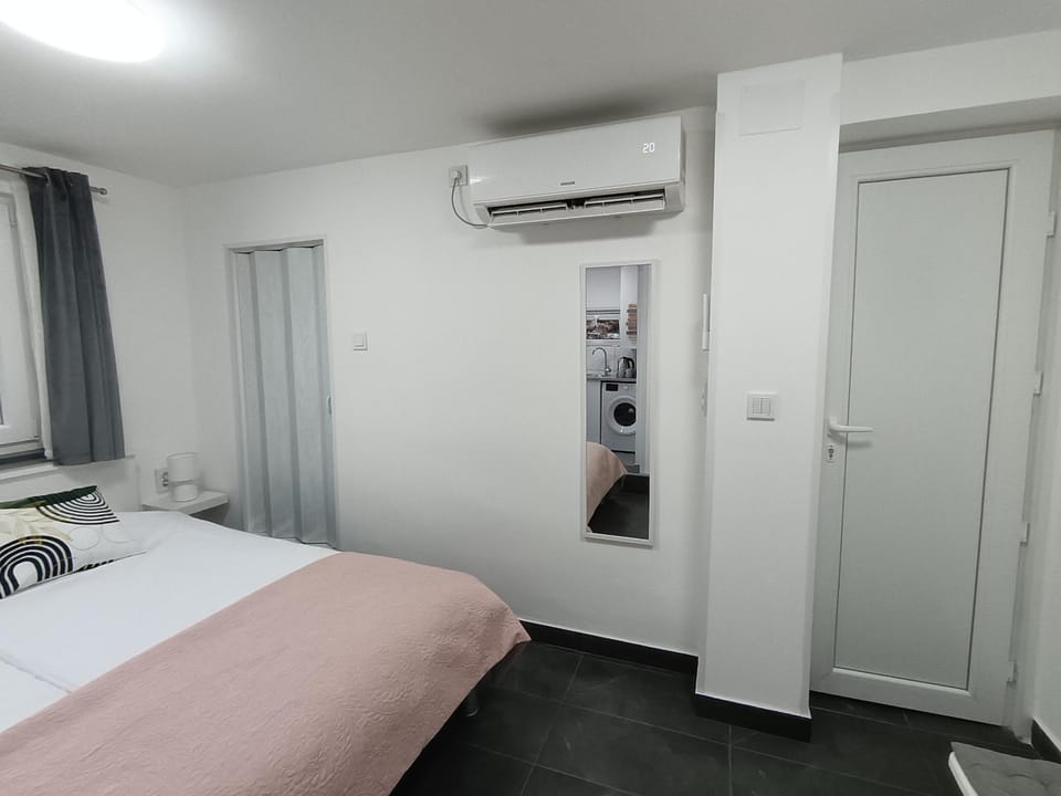Bed, wardrobe