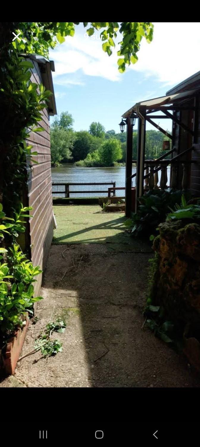 La Cabane au bord de l'eau House in Nouvelle-Aquitaine