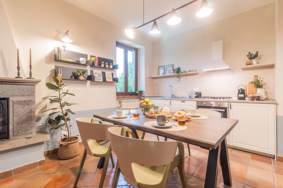 Kitchen or kitchenette, Living room, stove