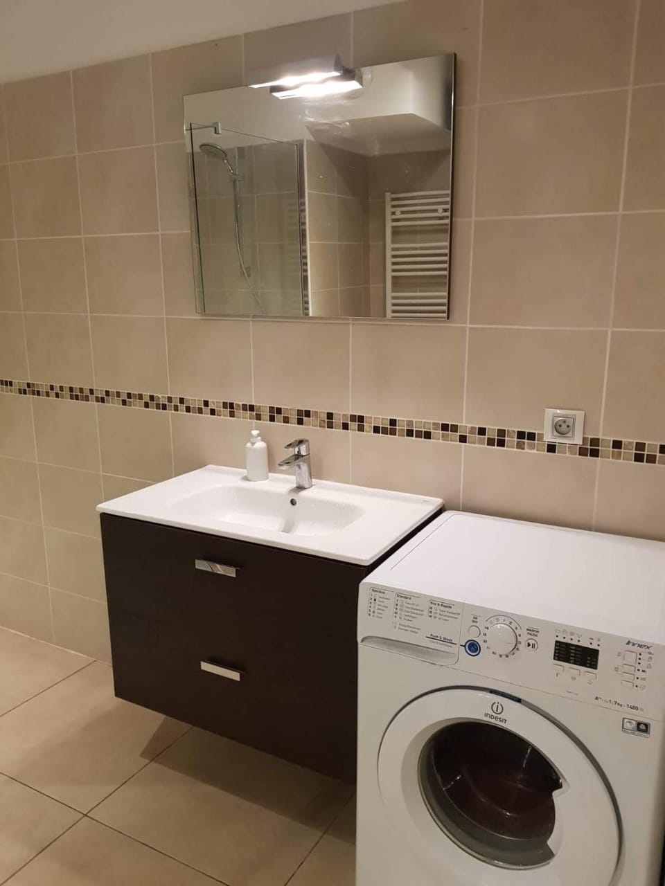 Bathroom, washing machine