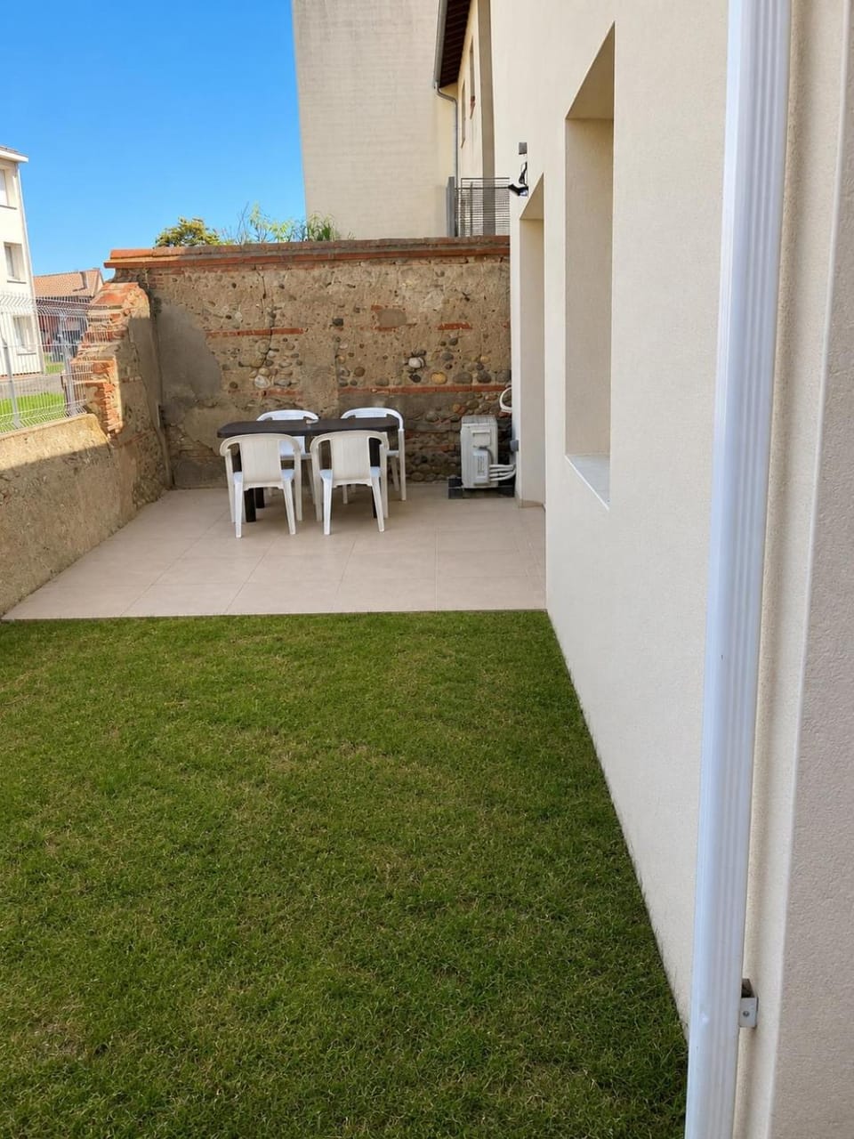 Villa T3 neuve avec jardin, Clim, parking gratuit House in Occitanie