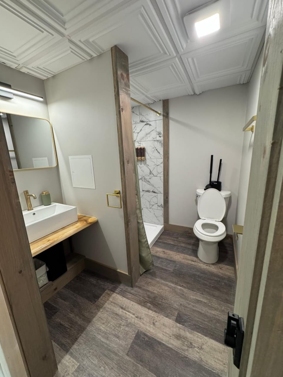Shower, Toilet, Bathroom