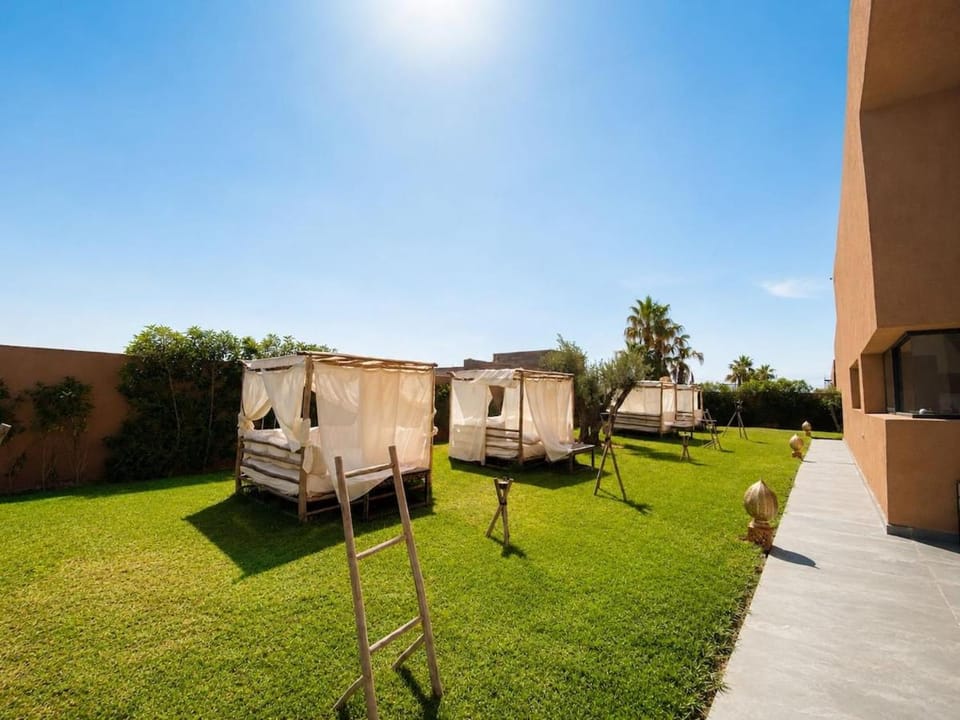 Signature luxury Villa Pool Fitness Tenis Villa in Marrakesh