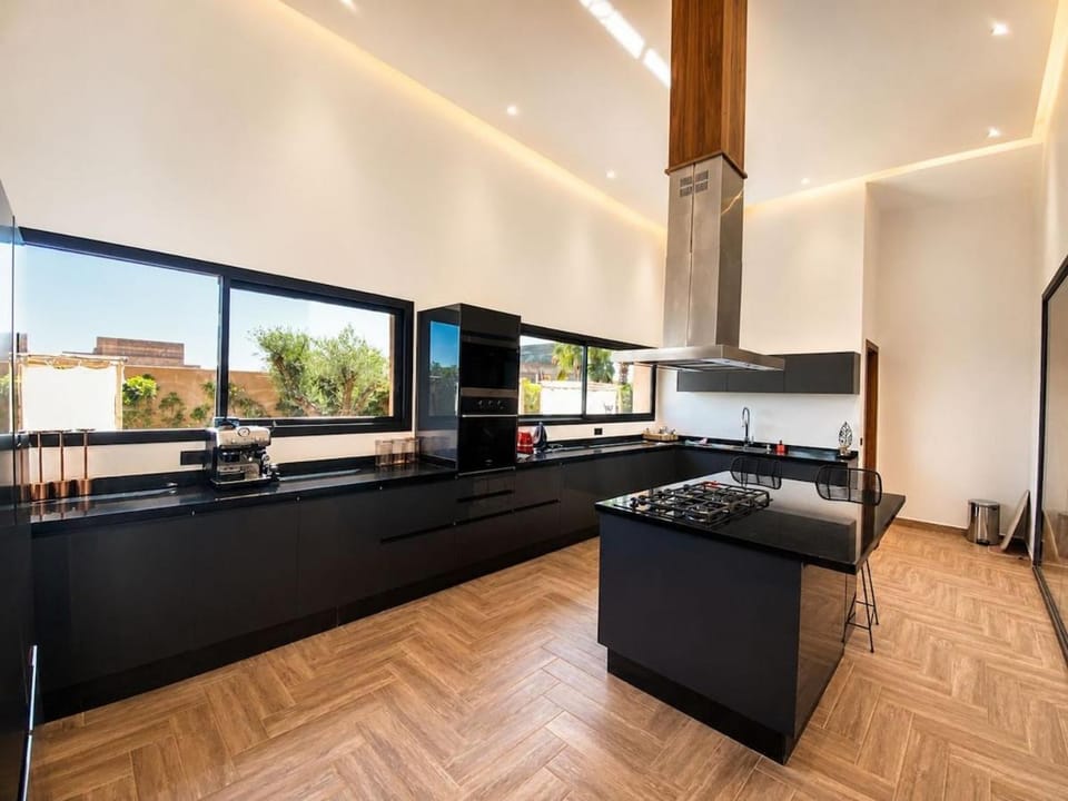 Signature luxury Villa Pool Fitness Tenis Villa in Marrakesh