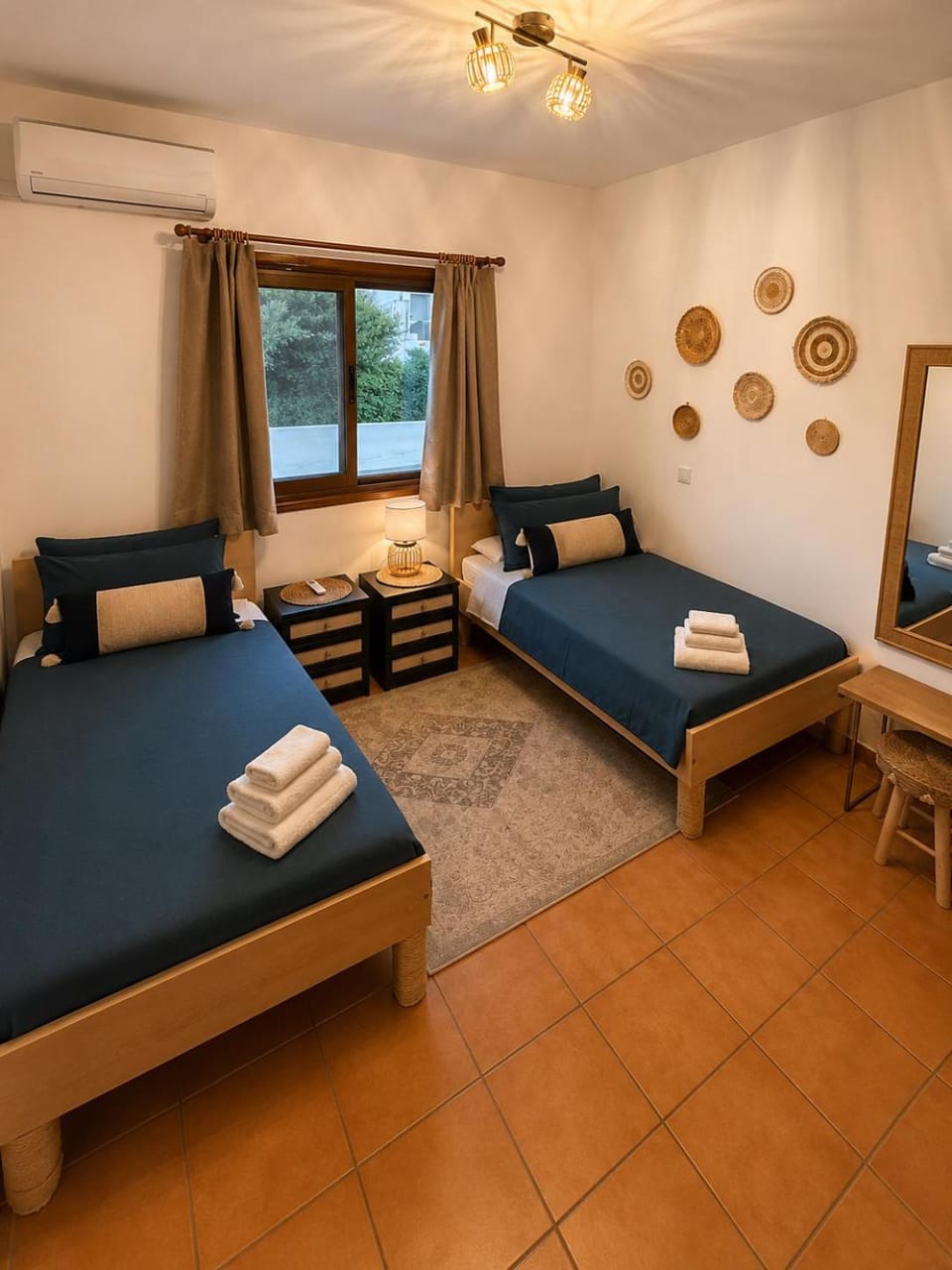 The Anassa Suite - Gated Beachfront Retreat & Pool Apartment in Paphos District