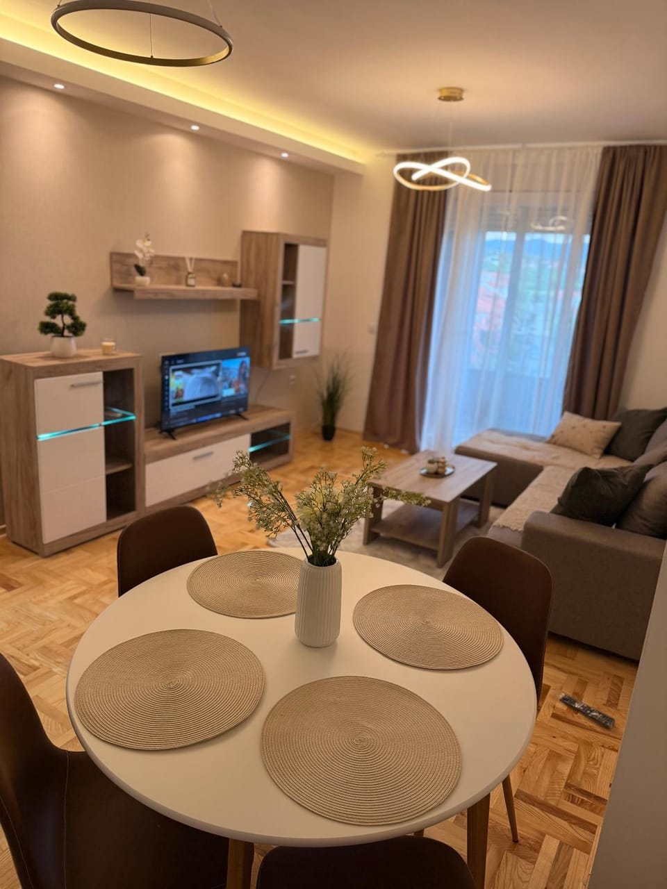 TV and multimedia, Living room, Seating area