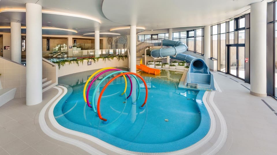Swimming pool, Swimming pool