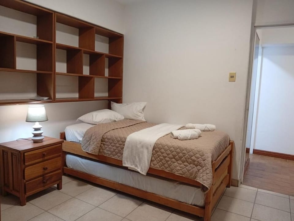 El Paraiso, Ccs, Acogedor, Amplio & Bello Apto con Wifi de Fibra Apartment in Caracas