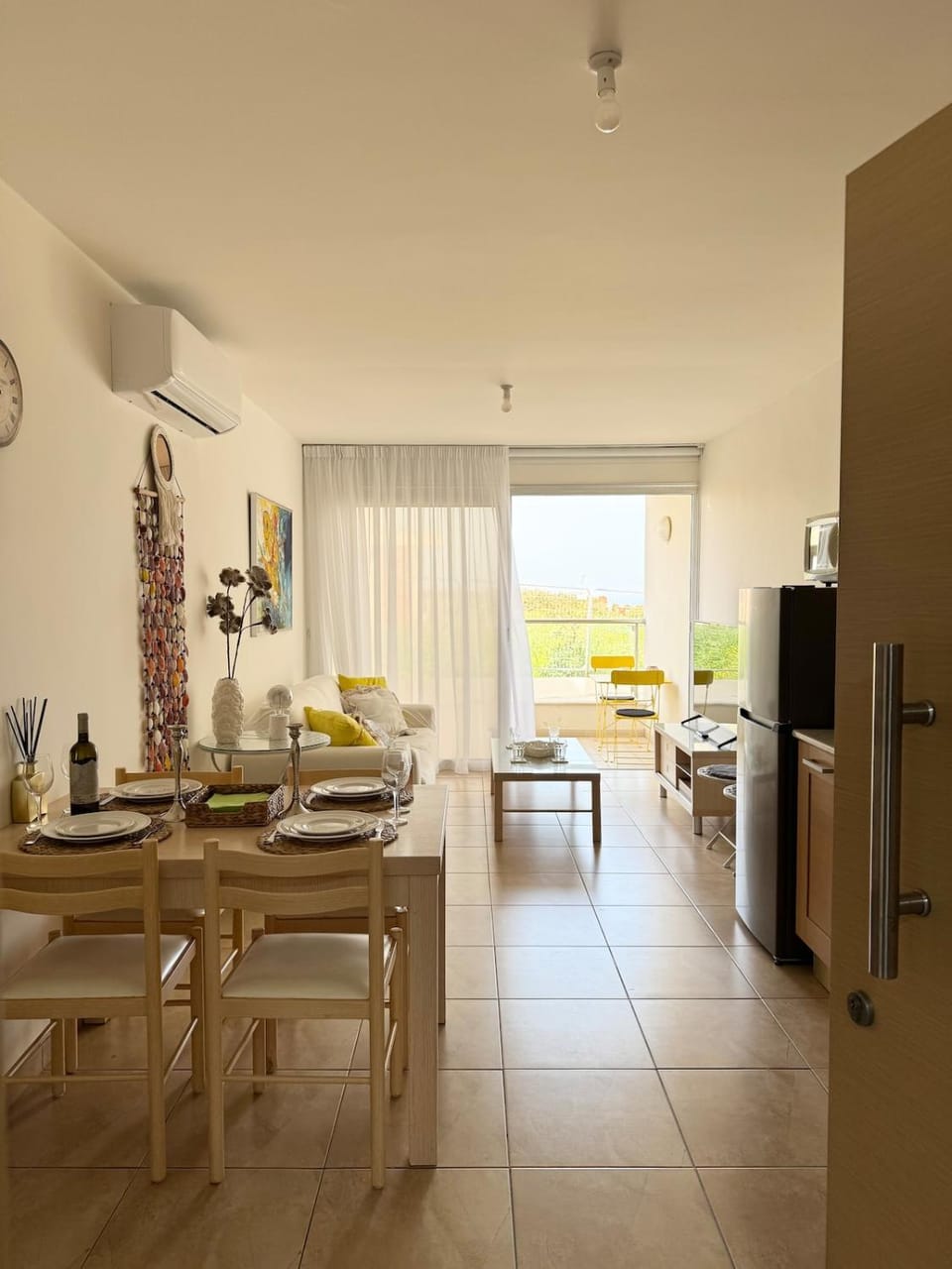 Living room, Dining area