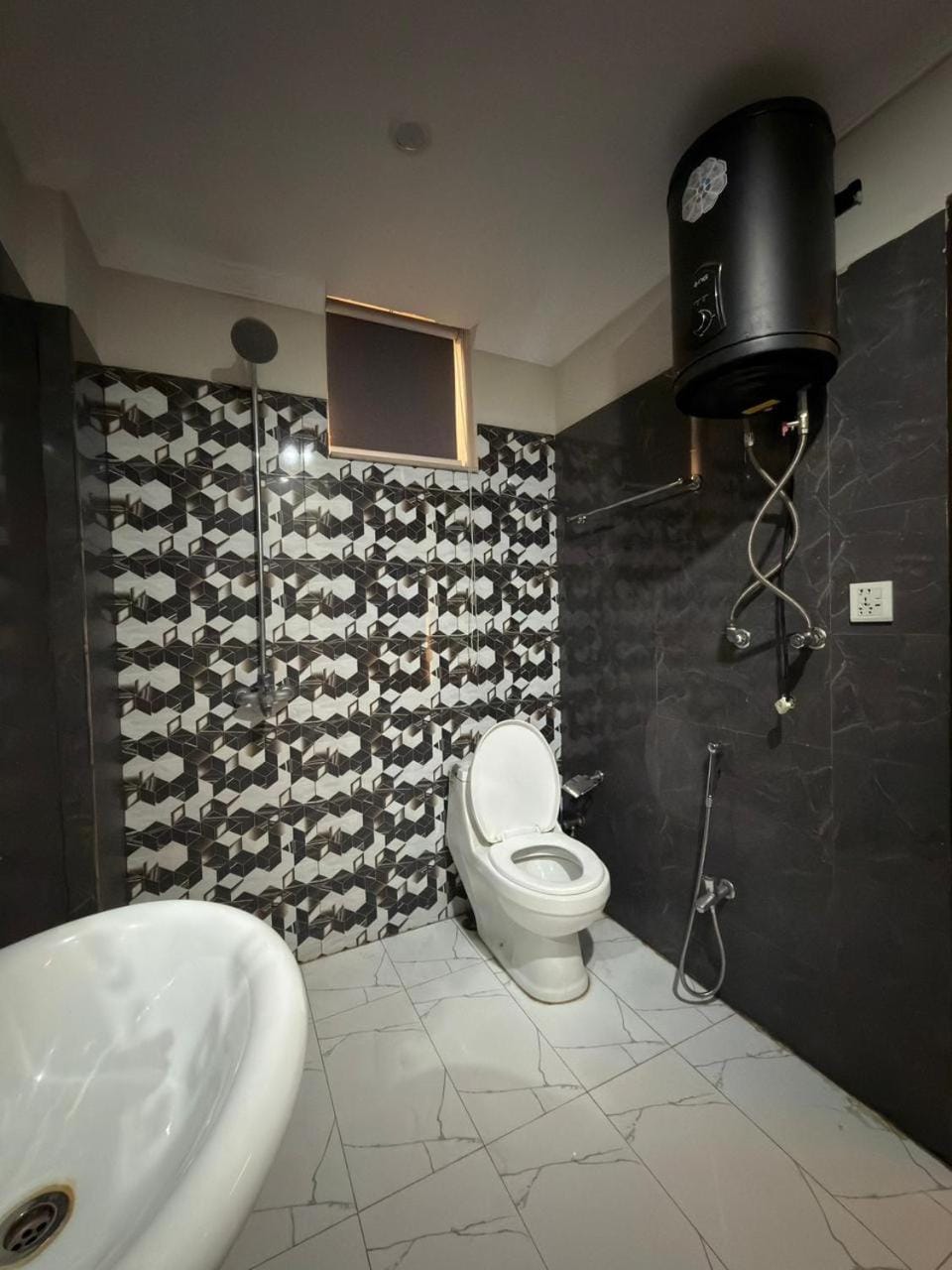 Eiffel Facing Cozy 1BHK Apartment Apartment in Lahore