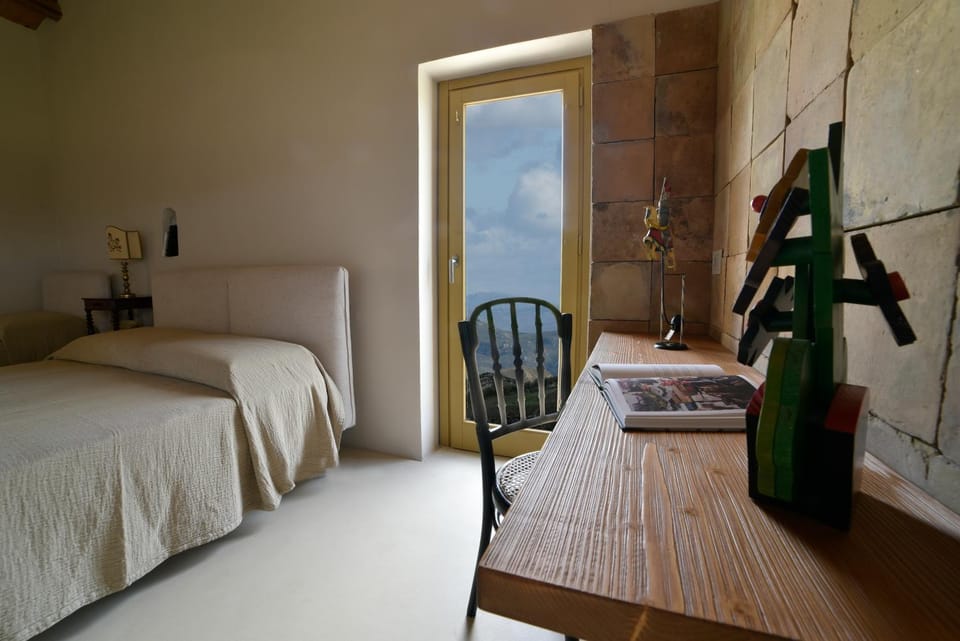 Coffee/tea facilities, View (from property/room), Balcony/Terrace, Bedroom, Breakfast, older children, bidet, hair dryier, heating, towels, air conditioner