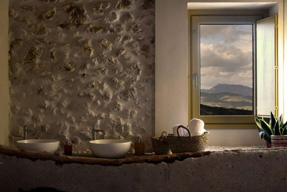 Shower, Coffee/tea facilities, View (from property/room), Decorative detail, Floor plan, Mountain view, Sunset, bidet, furniture, heating, internet, towels, washing machine