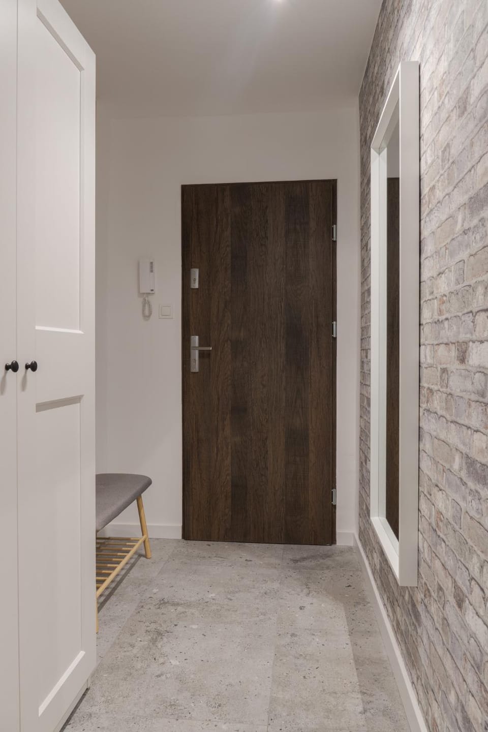 Facade/entrance, wardrobe