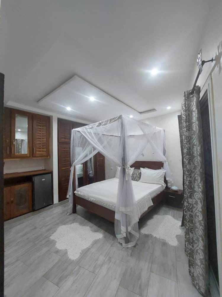 Villa en Résidence avec piscine et plage privée Villa in Saly
