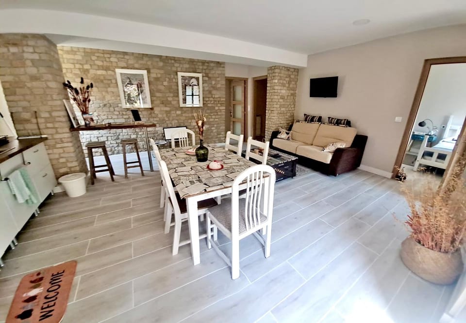 Communal lounge/ TV room, Dining area, kitchen