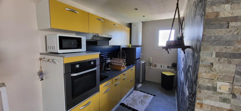 microwave, oven, stove