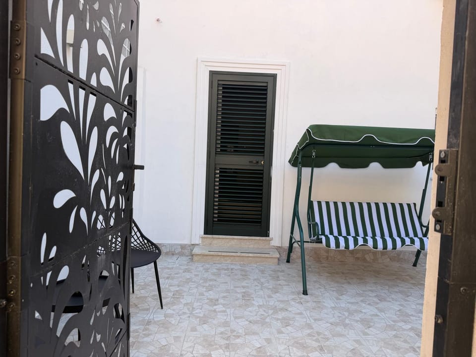Inner courtyard view