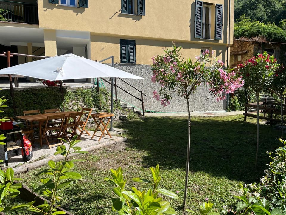Ponte Vecchio Home Apartment in Liguria