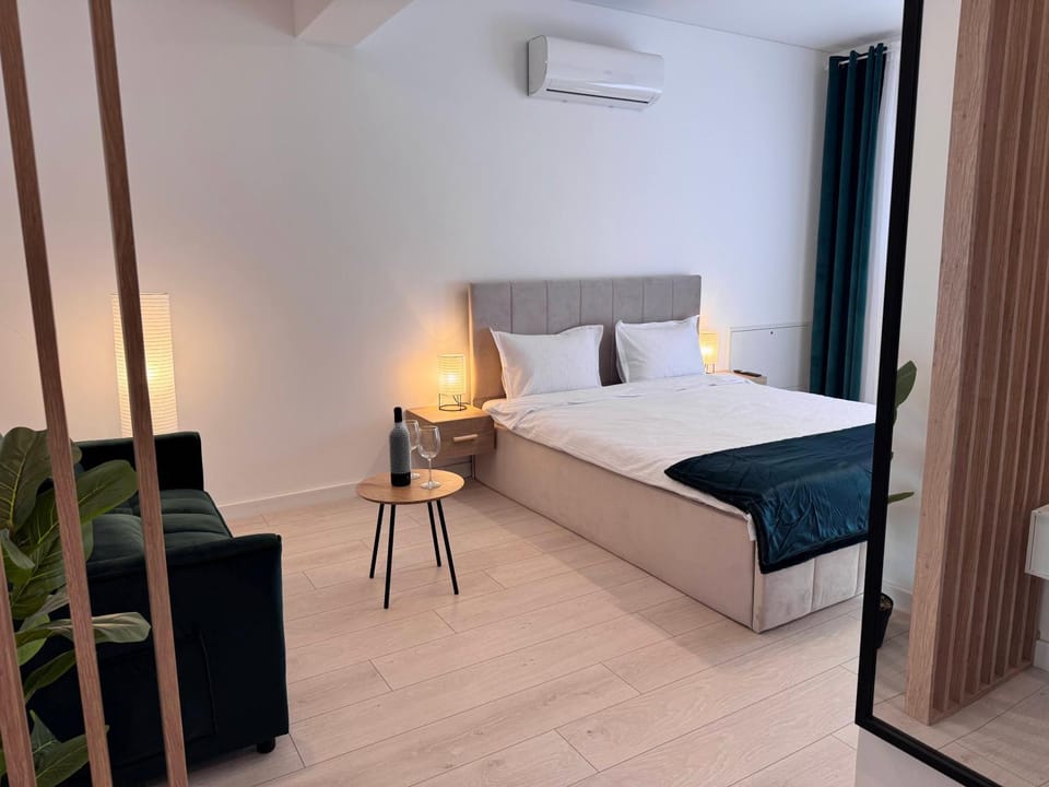 Bed, Living room, Bedroom