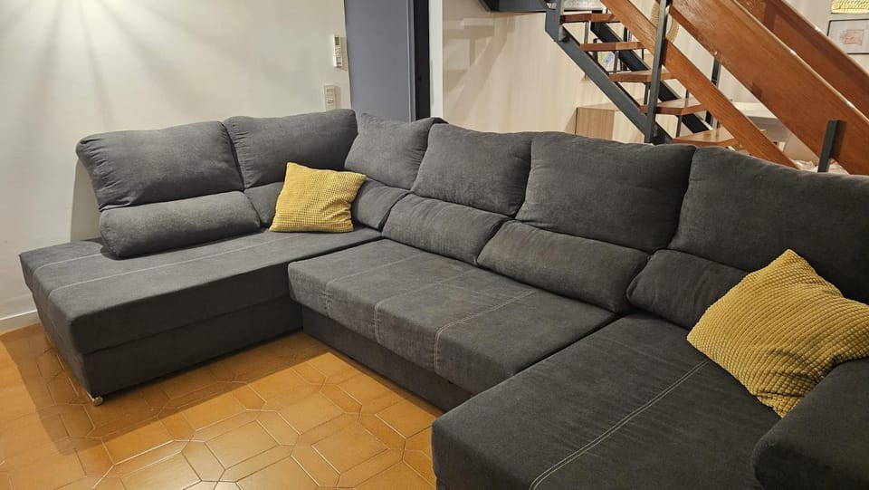 Communal lounge/ TV room