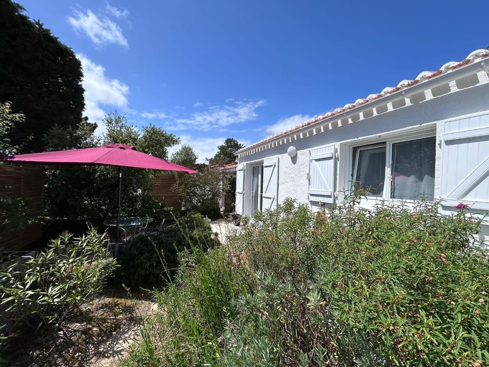 Property building, Garden, Garden view