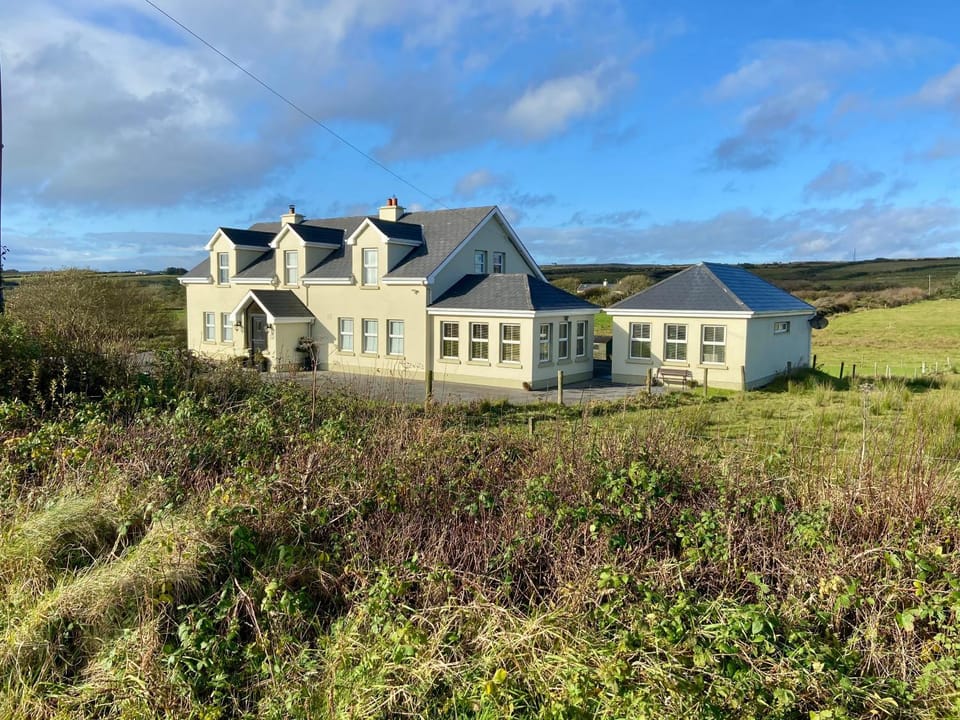 Fairy Fort View, Lahinch Apartment in County Clare