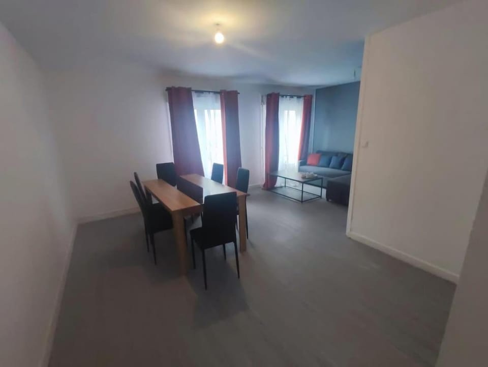 Appartement a proximite de la gare Apartment in Morlaix